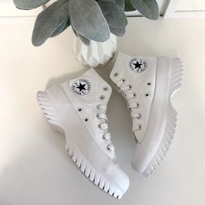 *NEVER WORN* Chuck Taylor All Star Lugged 2.0 NEVER WORN